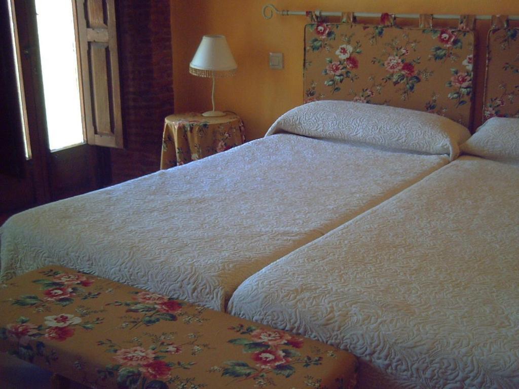 Hotel Balneario Almeida Dama Verde Almeida de Sayago Room photo